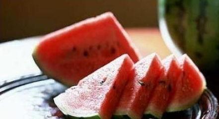 路过瓜地吃瓜,一场意外的甜蜜邂逅