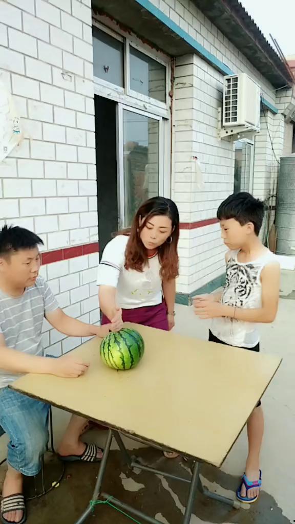 子圣妈妈吃瓜,揭秘娱乐圈幕后故事