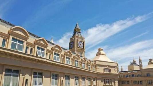 郑州西亚斯学院吃瓜