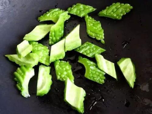 倒油吃瓜,揭秘生活中的趣味瞬间