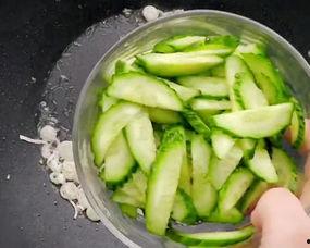 倒油吃瓜,揭秘生活中的趣味瞬间