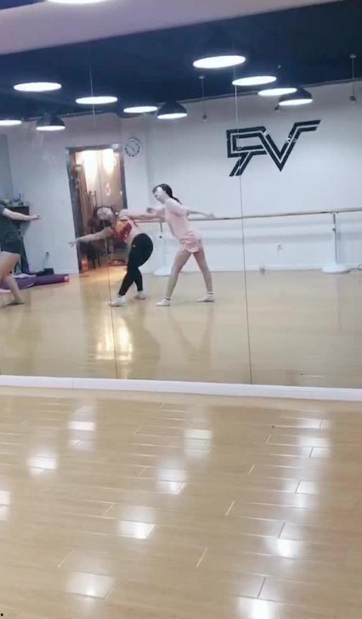 吃瓜舞蹈老师,揭秘舞蹈界幕后趣闻