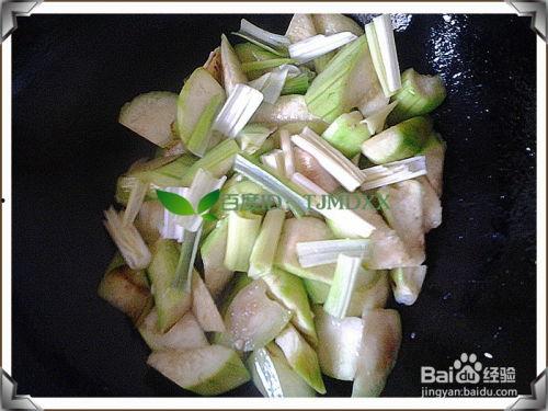 扶手瓜炒菜怎么吃,家常美味，营养丰富的健康佳肴