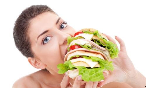 吃冷糕和冷瓜胃疼,夏季美食需谨慎享用