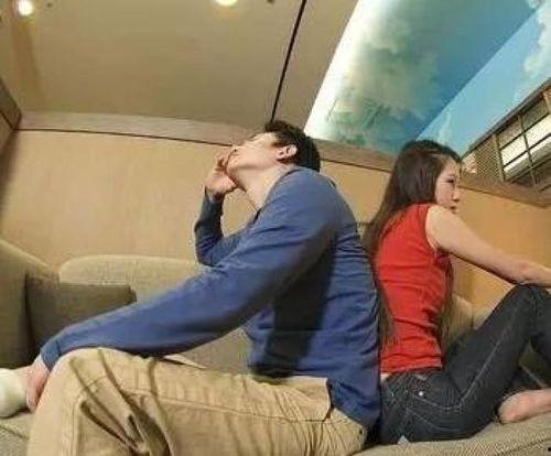 夫妻吵架吃瓜表演视频,吃瓜群众围观表演大戏