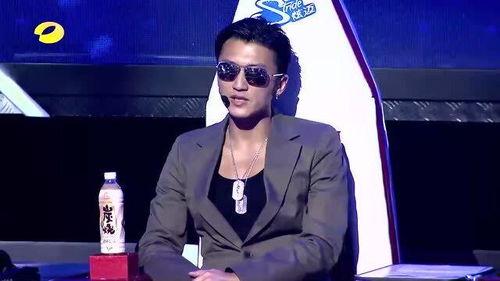 谢霆锋吃瓜新闻视频,视频曝光引发网友热议